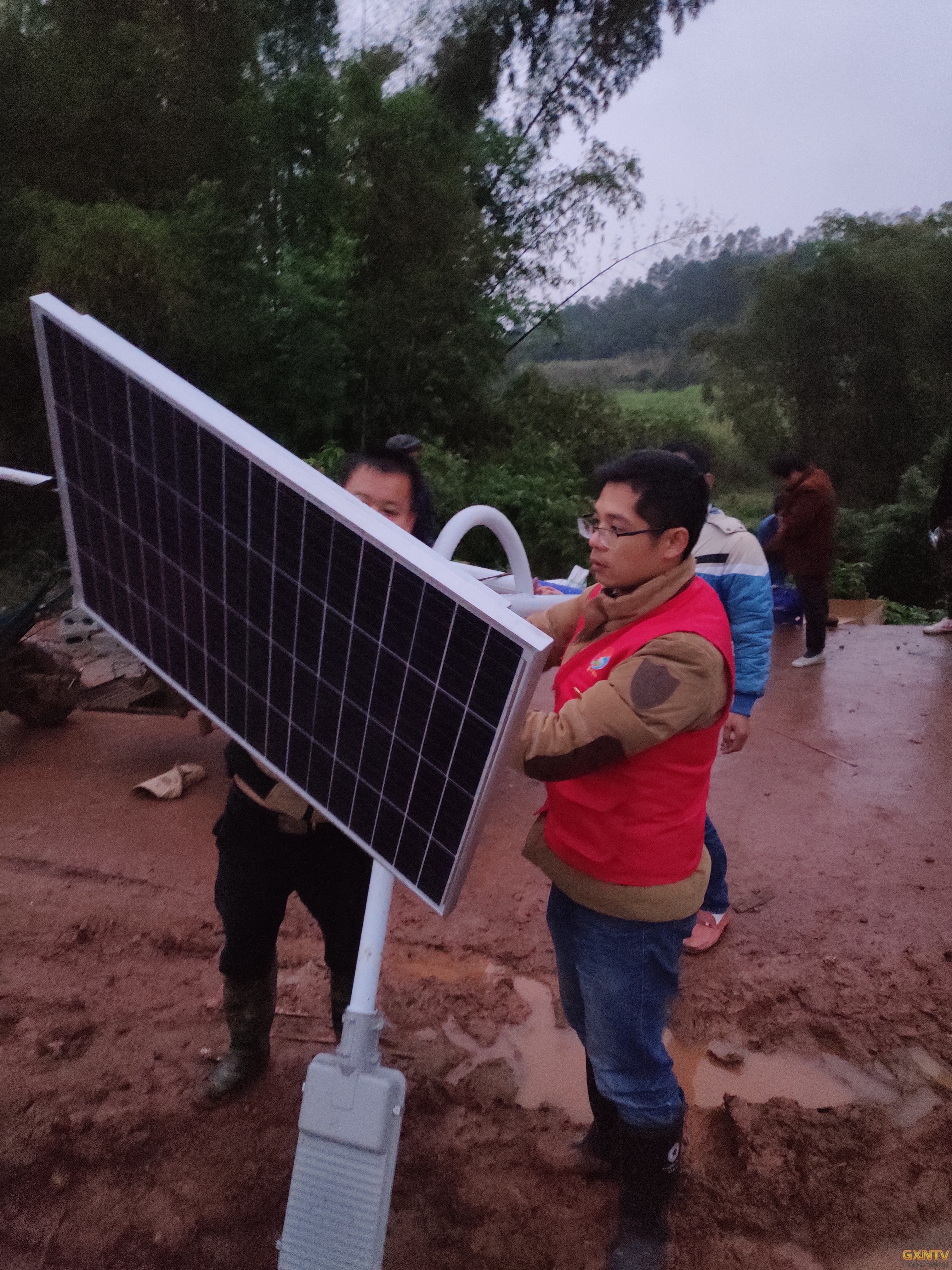 第一书记农宏亮:用心用情为村民办实事办好事