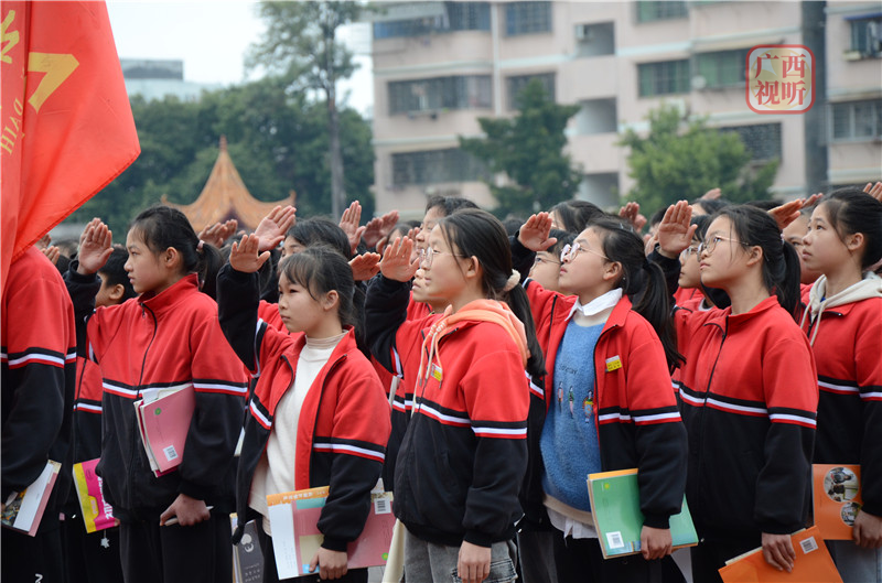 (来源:钟山县第一中学69卢玲 唐华)6969开学典礼结束后,校园又