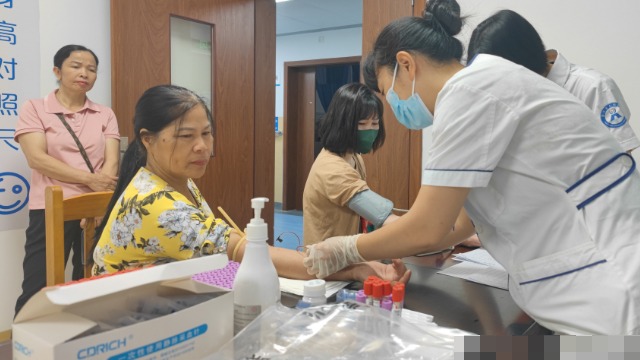 东兴首次开展跨境旅游医疗体检服务