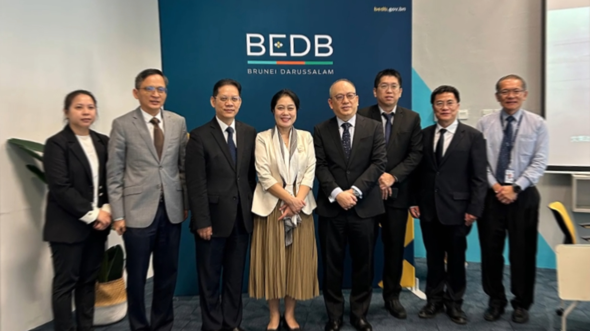文莱广西总商会助力广西药企走向海外，为“文莱-广西经济走廊”医疗合作注入新动能。